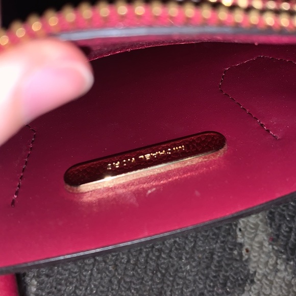 Micheal kors crossbody medium - Picture 7 of 8